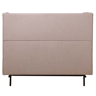 Akustiksofa i beige set bagfra.